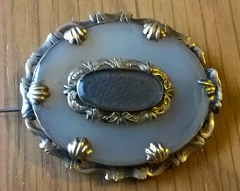 Victorian Agate and 9ct Gold Mourning Brooch with Woven Hair