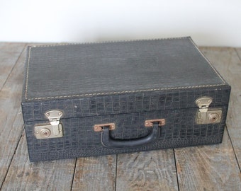 Vintage Black Suitcase with Double Latches, Black Faux Snake Pattern, Decorative Suitcase, Vintage Decor, Travel Bag, Hard Suitcase, Travel