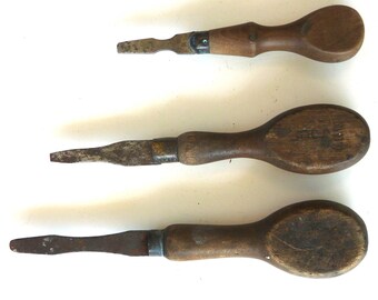 3 flat head screwdrivers antique vintage gun cabinet makers carperter primitive tool wood brass steel lot woodworker