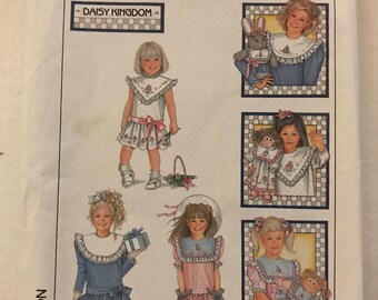 Simplicity 8594 - 1980s Daisy Kingdom Girl's Dress with Dropped Waist and Detachable Collar - Size 6 Breast 25