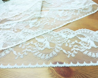 IVORY Lace Trim 5yds.~ 4 inch wide ~ ViNTaGE LaCE ~ made in U.S.A.