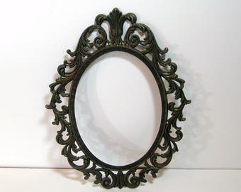 Ornate Oval Metal Picture Frame