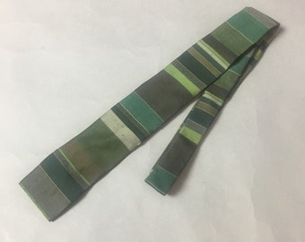 Vintage skinny tie / vintage tie / striped tie / skinny tie