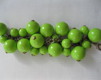 Vintage 1950's Green Bauble Bracelet