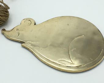 Vintage Brass Mouse Trivet, Solid Heavy Trivet, Hotplate, Kitchen Decor, Cute Mouse, Knobler