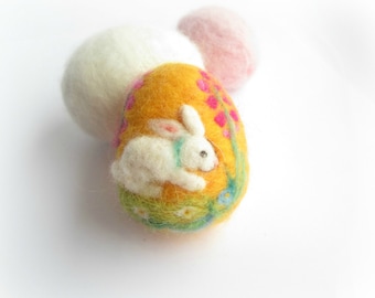 Easter Egg,Felted Egg,Needle felted Ornament,Spring Ornament,Easter egg with bunny,