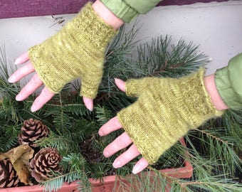 Little Shell Fingerless Mitts Knitting Pattern (PDF Download)