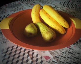 Tupperware fruit basket