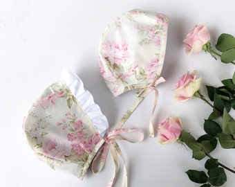 Reversible-Baby girl bonnet, baby hat , cotton baby bonnet . Floral baby bonnet. Vintage baby bonnet . reversible bonnet
