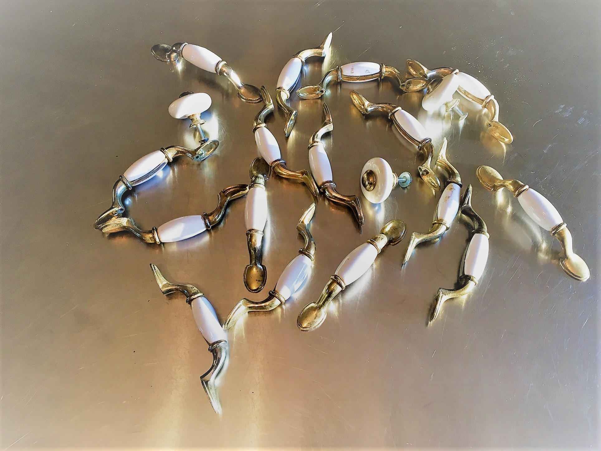 collection of porcelain knobs pulls handles 19 pieces drawer or