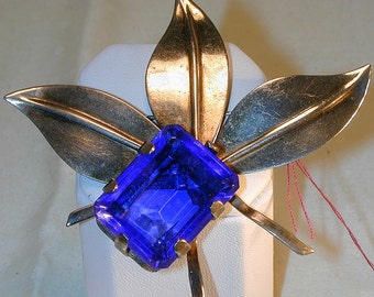 Bold Vintage 1940's Blue Stone Leaf Brooch