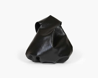 Knot Bag "Bonny Black", Leather Wristlet Clutch, Simple Black Knot Bag, Small Wristlet Wallet, Small Black Leather Purse, Japanese Knot Bag