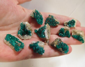 Small dioptase clusters, dioptase, Altyn-Tyube, Kazakhstan, mineral specimen, wire wrapping, jewelry supplies