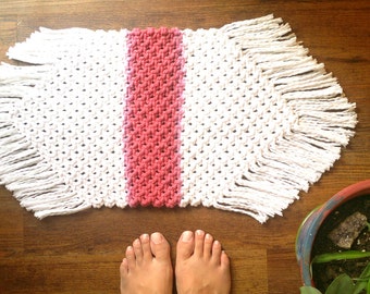 Alfombra Macrame. Alfombra de algodón blanca y granate. Alfombra Rombo.Alfombra boho.Alfombra zen.Alfombra muy suave.Decoración boho hogar