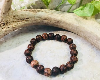 Elastic wood bead bracelet