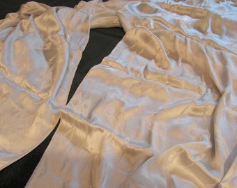 vintage silk crepe fabric, circa 40s, a delicious pale ice blue