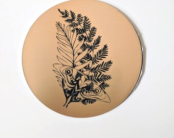 The Last of Us sticker / decal, metallic gold. Ellie's tattoo from TLOU2, laser engraved. Great for laptops! TLOU