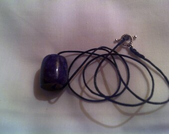 Purple and black barrel shaped agate pendant necklace