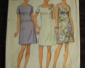 50% - SALE -- Vintage Sewing Pattern -- Dress --Simplicity 8160 -- Size 18 1/2 -- Bust 41 -- 60s