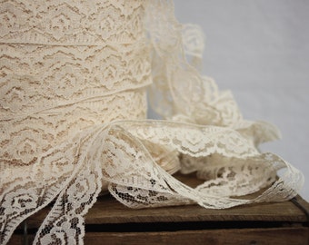 Vintage soft beige lace, ribbon of lace, beige roses pattern lace, Millinery lace, lace ribbon sold by meter, wedding ornament, hat ornament