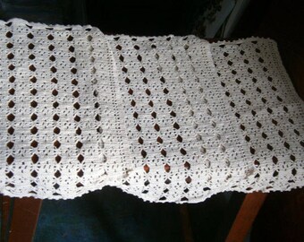 Set 3 Vintage Handcrafted Crocheted Doilies in Ecru, Ecru Vintage Dresser Scarf, Vintage Handmade Crochet