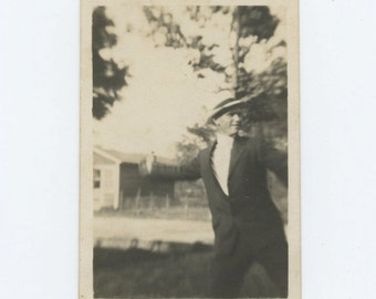 Vintage Snapshot Photo: The Throw, 1930s-40s (69504)