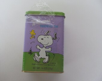 Peanuts Snoopy Whitman's - Candy -Tin Can with Surprise - Snoopy as Basketball Player