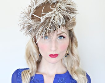 Vintage 1940s Hat / Topper / Firework Feathers / 40s tilt hat / Cream and brown