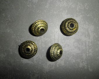set of 04 striated silver metal beads