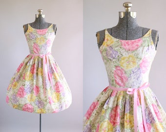 Vintage 1950s Dress / 50s Cotton Dress / Vicky Vaughn Pink Floral Dress w/ Ribbon Waist Tie S