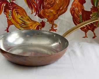 Vintage copper saute pan or frying pan with a brass handle…copper frying pan…tin lined.