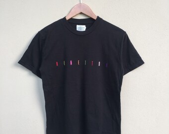 Vintage United Colors Of benetton Tshirt Embroidery multicolour SPELLOUT ADULT