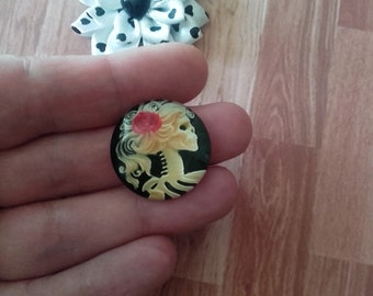 x 25 mm in diameter, quality photo girl image glass cabochon Gothic skull
