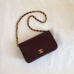 CHANEL Authentic Vintage Handbag/ 80s Quilted Leather Purse w Chain/ Bordeaux Clutch Shoulder Bag