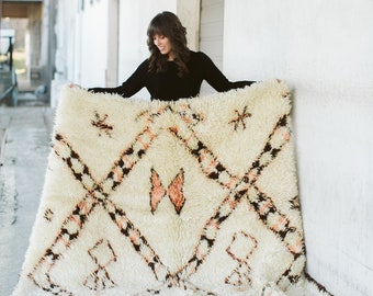 BLUSHING BABE - Vintage Moroccan Beni Ourain Rug (cream, brown, blush pink, light yellow)