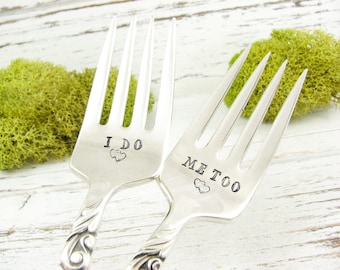 Mr and Mrs Forks. Wedding Cake Forks. Stamped Vintage Silverware. Date on Handles. Wedding Decor. Engagement or Wedding Shower Gift. 327WED