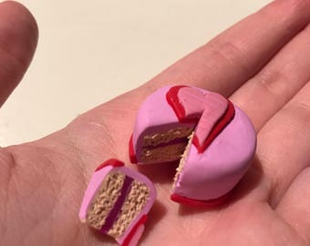 Miniature Valentine’s Day Cake