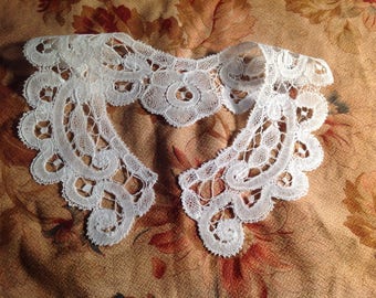 Antique bobbin lace child collar