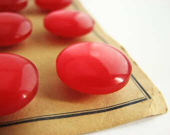 Red ball buttons, 24 Vintage red shank buttons on a card, 18 mm, unused!!