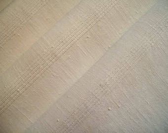 4 vintage napkins + 1 white linen with white strips, old