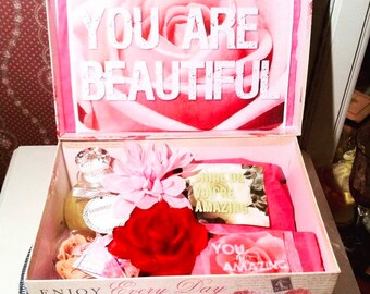 Happy Birthday Care Package. Birthday Girl Gift Box. Gift for the Birthday Girl. Gift for Her. Birthday Card. Birthday Gift. Custom Box