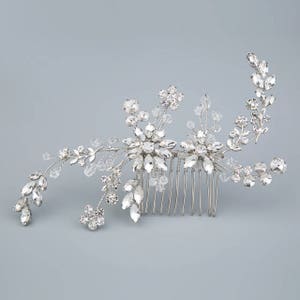 Wedding hair piece Bridal comb Wedding comb Wedding hair accessories Bridal hair Pearl hair comb Rhinestone comb crystals Bridesmaids comb