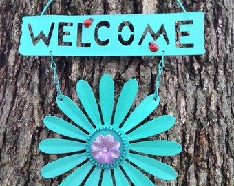 Mint Daisy Welcome Sign with Ladybugs / FREE SHIPPING / Metal Yard Art / Front Door Garden Patio Fence Decor / Gift for Mom