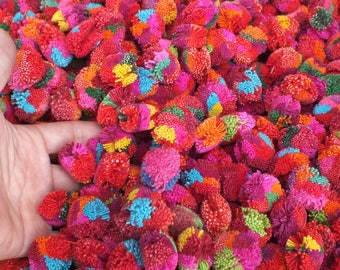 200 Yarn Pom Poms - 20mm- 1" inch, beads, balls,flower, cotton, handmade, mobile,Crochet, pompoms