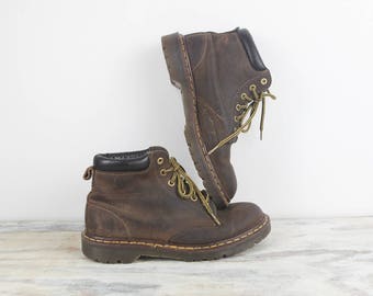 Doc Martens Lace up Ankle Boots Brown Leather Distressed Leather Uppers Rubber Soles Vintage Men's Boots Women's Boots grunge boots