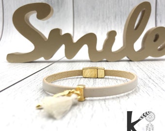 Ivory leather and gold metal shell bracelet
