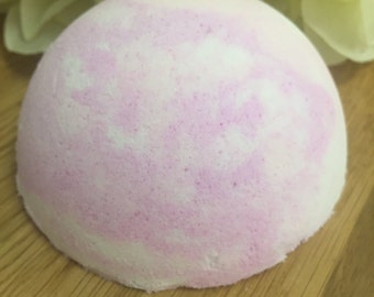 White Tea Ginger Shower Bomb - 6.5 oz