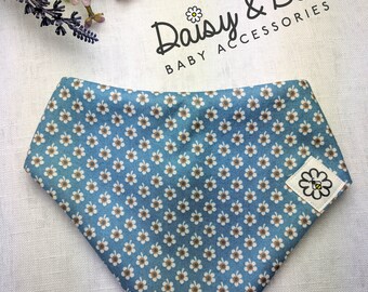 Dribble bib for baby - Blue Daisies