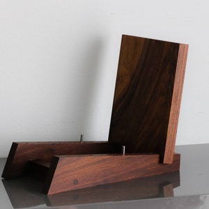 Modern Vinyl LP Record Storage Display Holder in Walnut Holds 50 Albums of 12" or 7" Records