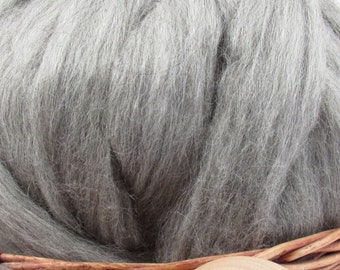 Mid Grey Icelandic Wool Top Roving - Undyed Natural Spinning & Felting Fiber / 1oz